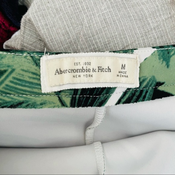 Abercrombie & Fitch Jungle Butterfly Hummingbird Mini Skort - Picture 4 of 6